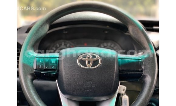 Sayi Imported Toyota Hilux White Mota in Import - Dubai a Ashanti Sayi Imported Toyota Hilux White Mota in Import - Dubai a Ashanti