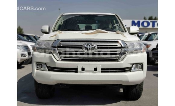 Ra Imported Toyota Land Cruiser funfun Ọkọ̀ in Import - Dubai ni Ashanti Ra Imported Toyota Land Cruiser funfun Ọkọ̀ in Import - Dubai ni Ashanti