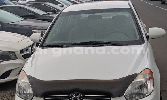 Buy Used Hyundai Accent White Car in Accra in Greater Accra Buy Used Hyundai Accent White Car in Accra in Greater Accra