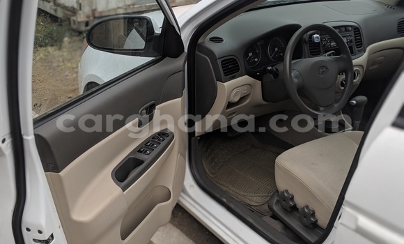 Buy Used Hyundai Accent White Car in Accra in Greater Accra Buy Used Hyundai Accent White Car in Accra in Greater Accra