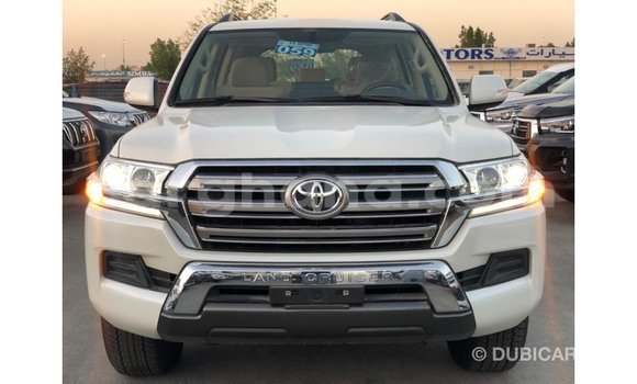 Buy Import Toyota Land Cruiser White Car in Import - Dubai in Ashanti Buy Import Toyota Land Cruiser White Car in Import - Dubai in Ashanti