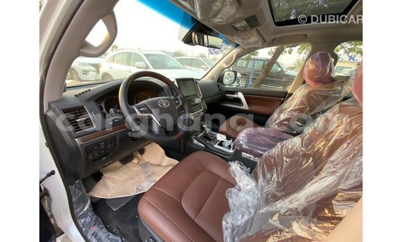 Buy Import Toyota Land Cruiser White Car in Import - Dubai in Ashanti Buy Import Toyota Land Cruiser White Car in Import - Dubai in Ashanti