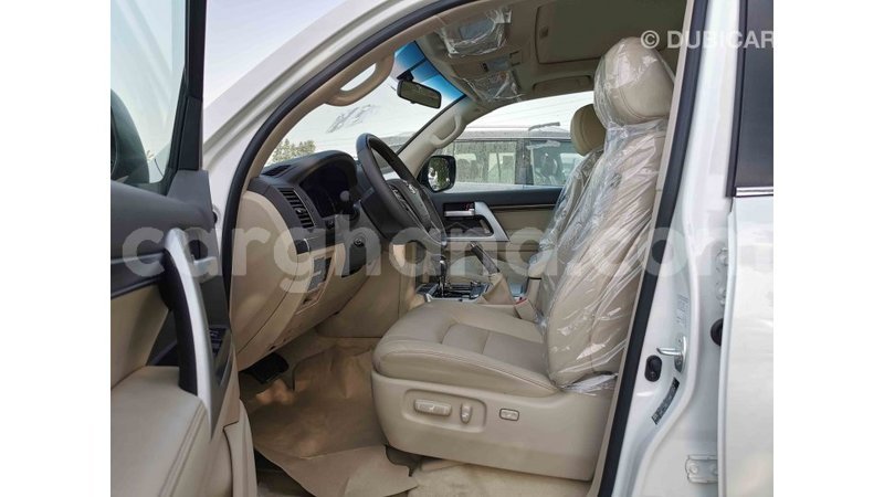 Big with watermark toyota land cruiser ashanti import dubai 23589