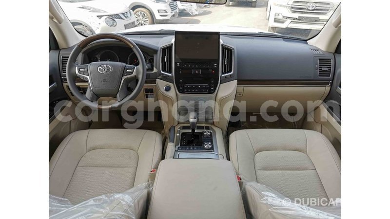 Big with watermark toyota land cruiser ashanti import dubai 23589