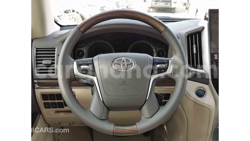 Big with watermark toyota land cruiser ashanti import dubai 23589