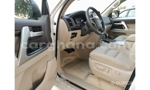 Ra Imported Toyota Land Cruiser funfun Ọkọ̀ in Import - Dubai ni Ashanti Ra Imported Toyota Land Cruiser funfun Ọkọ̀ in Import - Dubai ni Ashanti
