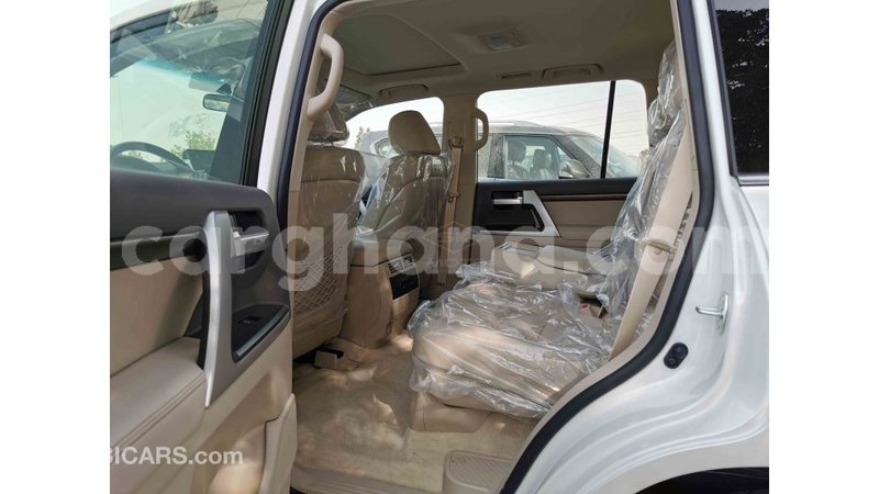 Big with watermark toyota land cruiser ashanti import dubai 23589