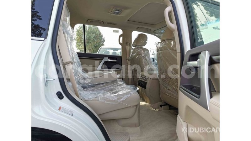 Big with watermark toyota land cruiser ashanti import dubai 23589