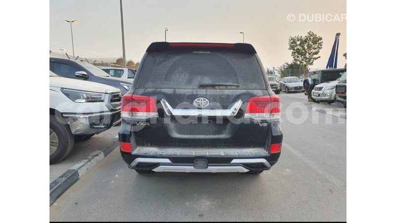 Big with watermark toyota land cruiser ashanti import dubai 23597