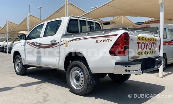 Sayi Imported Toyota Hilux White Mota in Import - Dubai a Ashanti Sayi Imported Toyota Hilux White Mota in Import - Dubai a Ashanti