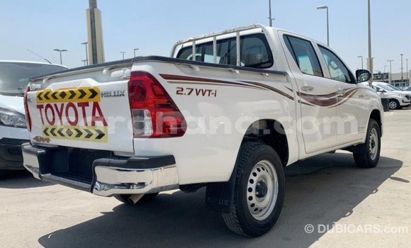 Sayi Imported Toyota Hilux White Mota in Import - Dubai a Ashanti Sayi Imported Toyota Hilux White Mota in Import - Dubai a Ashanti