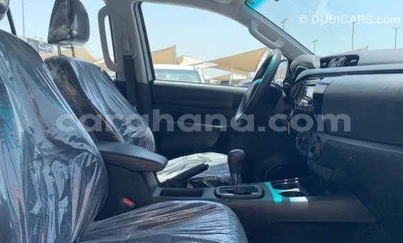 Sayi Imported Toyota Hilux White Mota in Import - Dubai a Ashanti Sayi Imported Toyota Hilux White Mota in Import - Dubai a Ashanti