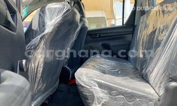 Sayi Imported Toyota Hilux White Mota in Import - Dubai a Ashanti Sayi Imported Toyota Hilux White Mota in Import - Dubai a Ashanti