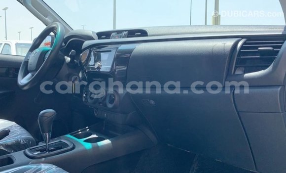 Sayi Imported Toyota Hilux White Mota in Import - Dubai a Ashanti Sayi Imported Toyota Hilux White Mota in Import - Dubai a Ashanti