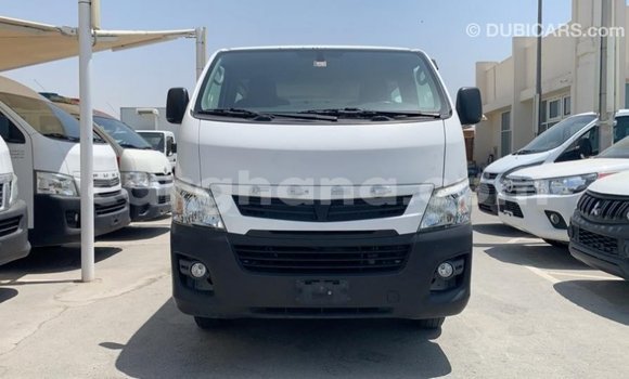 Ra Imported Mitsubishi Fuso funfun Ọkọ̀ akẹ́rù ńlá in Import - Dubai ni Ashanti Ra Imported Mitsubishi Fuso funfun Ọkọ̀ akẹ́rù ńlá in Import - Dubai ni Ashanti