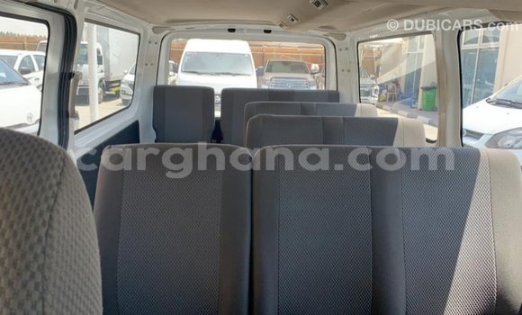 Ra Imported Mitsubishi Fuso funfun Ọkọ̀ akẹ́rù ńlá in Import - Dubai ni Ashanti Ra Imported Mitsubishi Fuso funfun Ọkọ̀ akẹ́rù ńlá in Import - Dubai ni Ashanti