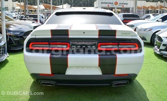 Sayi Imported Dodge Challenger White Mota in Import - Dubai a Ashanti Sayi Imported Dodge Challenger White Mota in Import - Dubai a Ashanti
