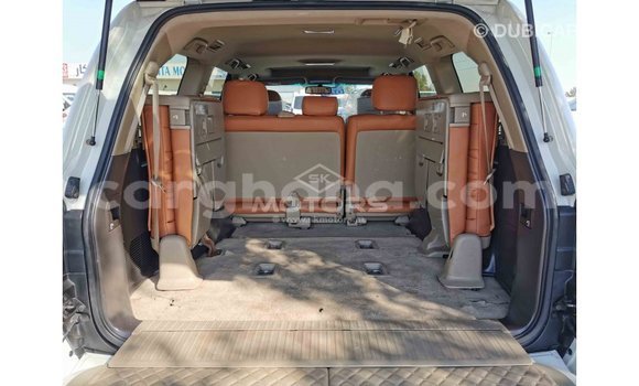Ra Imported Toyota Land Cruiser funfun Ọkọ̀ in Import - Dubai ni Ashanti Ra Imported Toyota Land Cruiser funfun Ọkọ̀ in Import - Dubai ni Ashanti