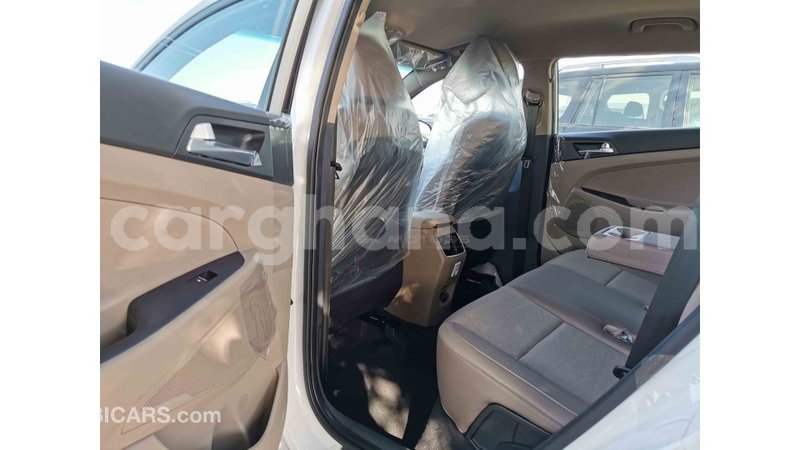 Big with watermark hyundai tucson ashanti import dubai 23637