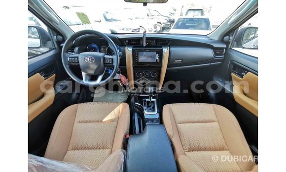 Ra Imported Toyota Fortuner funfun Ọkọ̀ in Import - Dubai ni Ashanti Ra Imported Toyota Fortuner funfun Ọkọ̀ in Import - Dubai ni Ashanti