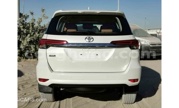 Ra Imported Toyota Fortuner funfun Ọkọ̀ in Import - Dubai ni Ashanti Ra Imported Toyota Fortuner funfun Ọkọ̀ in Import - Dubai ni Ashanti