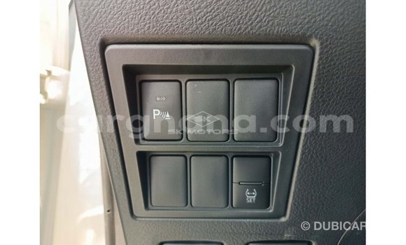 Buy Import Toyota Hilux White Car in Import - Dubai in Ashanti Buy Import Toyota Hilux White Car in Import - Dubai in Ashanti