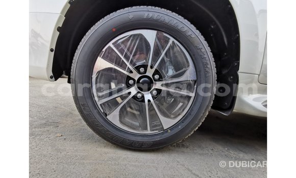 Buy Import Toyota Land Cruiser White Car in Import - Dubai in Ashanti Buy Import Toyota Land Cruiser White Car in Import - Dubai in Ashanti