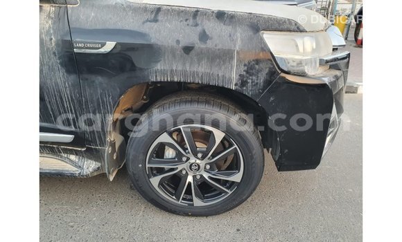 Sayi Imported Toyota Land Cruiser White Mota in Import - Dubai a Ashanti Sayi Imported Toyota Land Cruiser White Mota in Import - Dubai a Ashanti