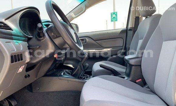 Sayi Imported Mitsubishi L200 White Mota in Import - Dubai a Ashanti Sayi Imported Mitsubishi L200 White Mota in Import - Dubai a Ashanti