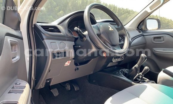 Sayi Imported Mitsubishi L200 White Mota in Import - Dubai a Ashanti Sayi Imported Mitsubishi L200 White Mota in Import - Dubai a Ashanti