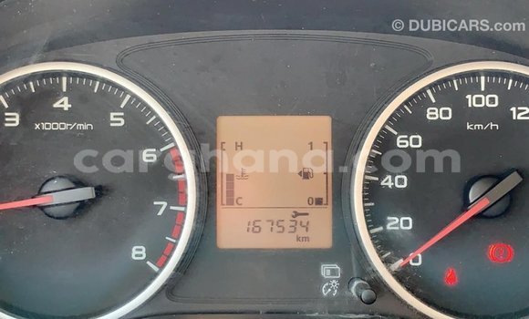 Sayi Imported Mitsubishi L200 White Mota in Import - Dubai a Ashanti Sayi Imported Mitsubishi L200 White Mota in Import - Dubai a Ashanti