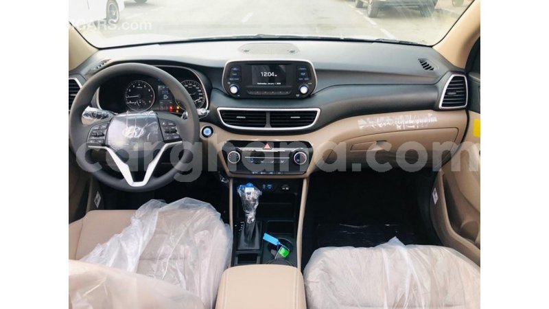 Big with watermark hyundai tucson ashanti import dubai 23790