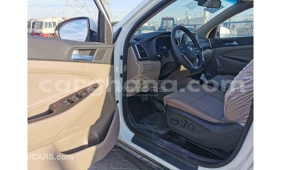 Ra Imported Hyundai Tucson funfun Ọkọ̀ in Import - Dubai ni Ashanti Ra Imported Hyundai Tucson funfun Ọkọ̀ in Import - Dubai ni Ashanti