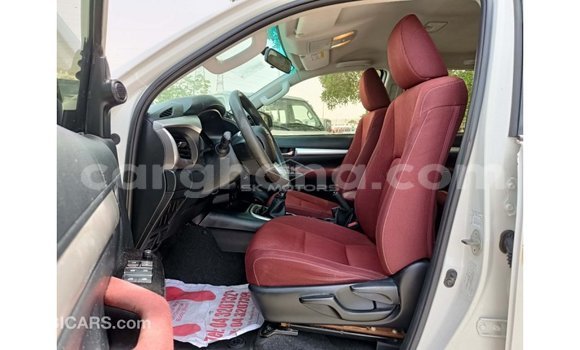 Ra Imported Toyota Hilux funfun Ọkọ̀ in Import - Dubai ni Ashanti Ra Imported Toyota Hilux funfun Ọkọ̀ in Import - Dubai ni Ashanti