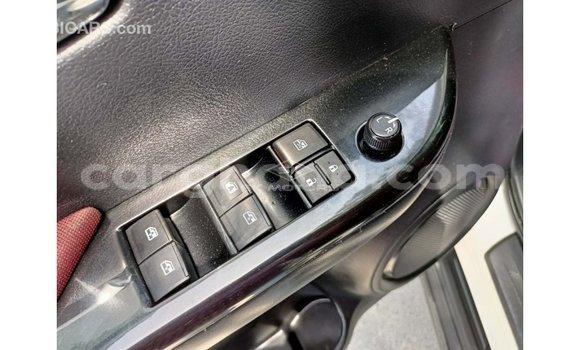 Ra Imported Toyota Hilux funfun Ọkọ̀ in Import - Dubai ni Ashanti Ra Imported Toyota Hilux funfun Ọkọ̀ in Import - Dubai ni Ashanti