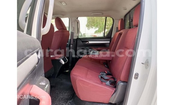 Ra Imported Toyota Hilux funfun Ọkọ̀ in Import - Dubai ni Ashanti Ra Imported Toyota Hilux funfun Ọkọ̀ in Import - Dubai ni Ashanti