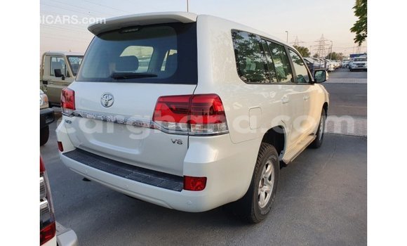 Buy Import Toyota Land Cruiser White Car in Import - Dubai in Ashanti Buy Import Toyota Land Cruiser White Car in Import - Dubai in Ashanti