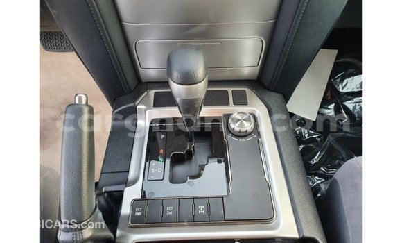 Buy Import Toyota Land Cruiser White Car in Import - Dubai in Ashanti Buy Import Toyota Land Cruiser White Car in Import - Dubai in Ashanti