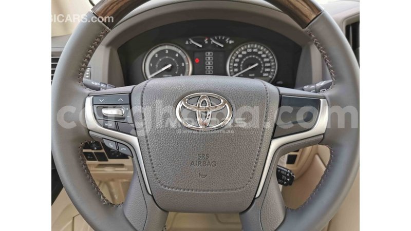 Big with watermark toyota land cruiser ashanti import dubai 23891