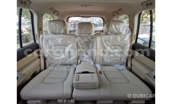 Sayi Imported Toyota Land Cruiser White Mota in Import - Dubai a Ashanti Sayi Imported Toyota Land Cruiser White Mota in Import - Dubai a Ashanti