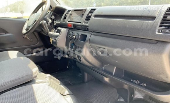 Sayi Imported Toyota Hiace White Mota in Import - Dubai a Ashanti Sayi Imported Toyota Hiace White Mota in Import - Dubai a Ashanti