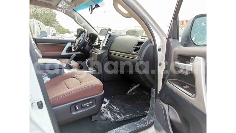 Big with watermark toyota land cruiser ashanti import dubai 23913