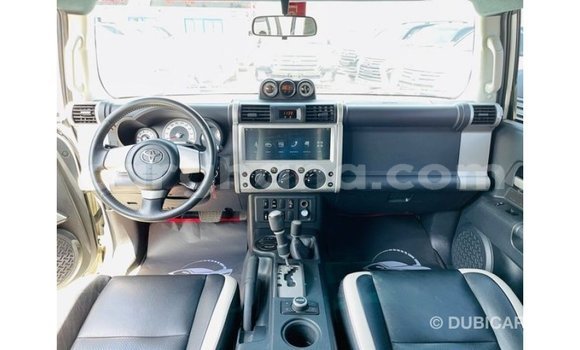 Ra Imported Toyota FJ Cruiser funfun Ọkọ̀ in Import - Dubai ni Ashanti Ra Imported Toyota FJ Cruiser funfun Ọkọ̀ in Import - Dubai ni Ashanti