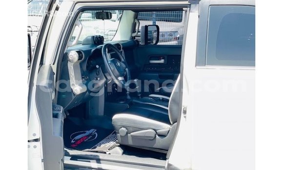 Ra Imported Toyota FJ Cruiser funfun Ọkọ̀ in Import - Dubai ni Ashanti Ra Imported Toyota FJ Cruiser funfun Ọkọ̀ in Import - Dubai ni Ashanti