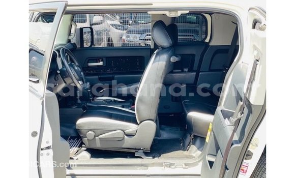 Ra Imported Toyota FJ Cruiser funfun Ọkọ̀ in Import - Dubai ni Ashanti Ra Imported Toyota FJ Cruiser funfun Ọkọ̀ in Import - Dubai ni Ashanti