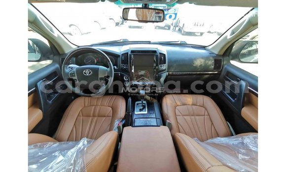 Buy Import Toyota Land Cruiser White Car in Import - Dubai in Ashanti Buy Import Toyota Land Cruiser White Car in Import - Dubai in Ashanti