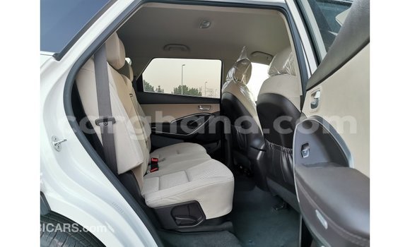 Ra Imported Hyundai Santa Fe funfun Ọkọ̀ in Import - Dubai ni Ashanti Ra Imported Hyundai Santa Fe funfun Ọkọ̀ in Import - Dubai ni Ashanti