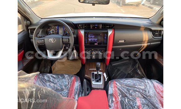 Ra Imported Toyota Fortuner funfun Ọkọ̀ in Import - Dubai ni Ashanti Ra Imported Toyota Fortuner funfun Ọkọ̀ in Import - Dubai ni Ashanti