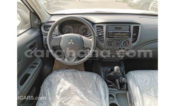Sayi Imported Mitsubishi L200 White Mota in Import - Dubai a Ashanti Sayi Imported Mitsubishi L200 White Mota in Import - Dubai a Ashanti