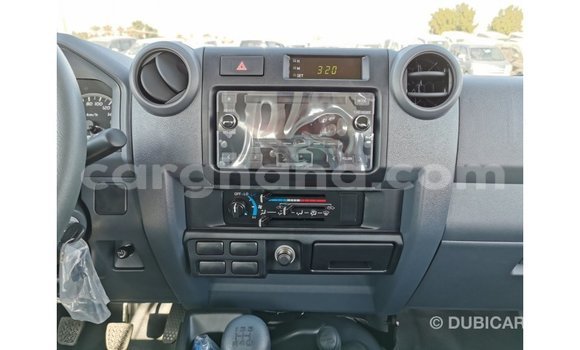 Sayi Imported Toyota Land Cruiser White Mota in Import - Dubai a Ashanti Sayi Imported Toyota Land Cruiser White Mota in Import - Dubai a Ashanti